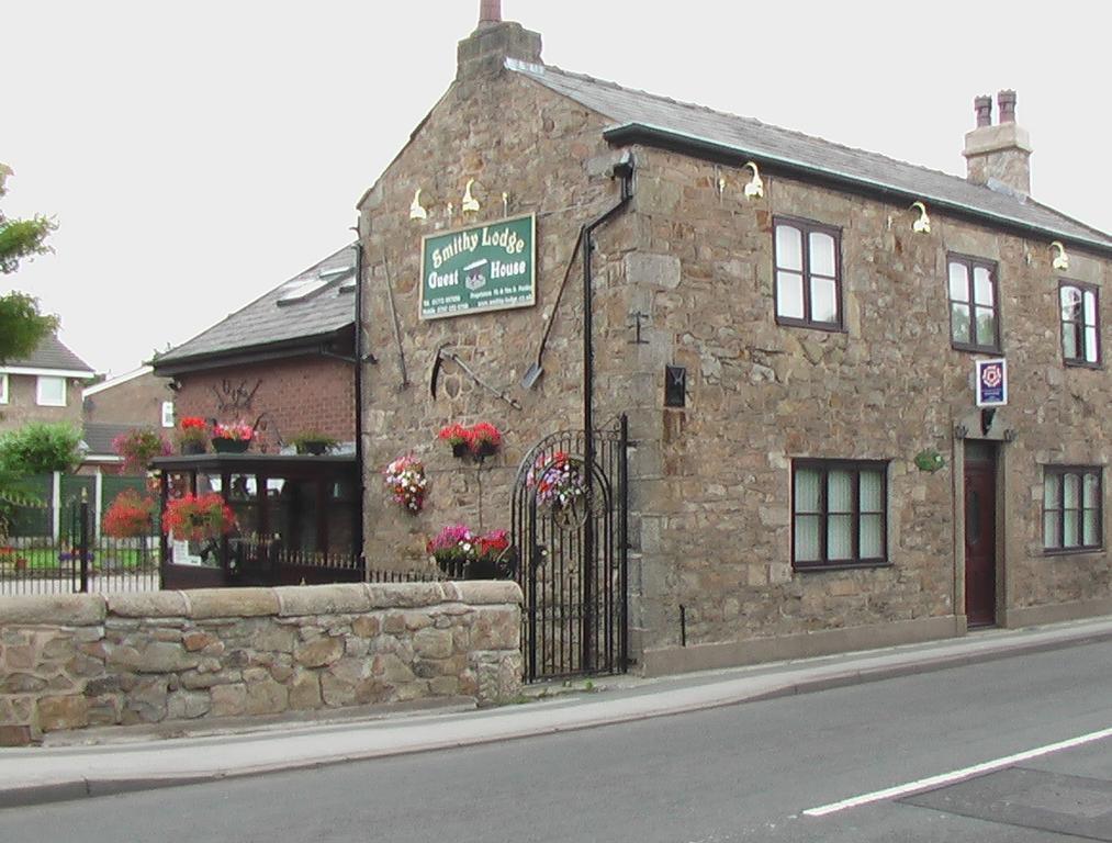 Smithy Lodge Guest House Leyland Kültér fotó