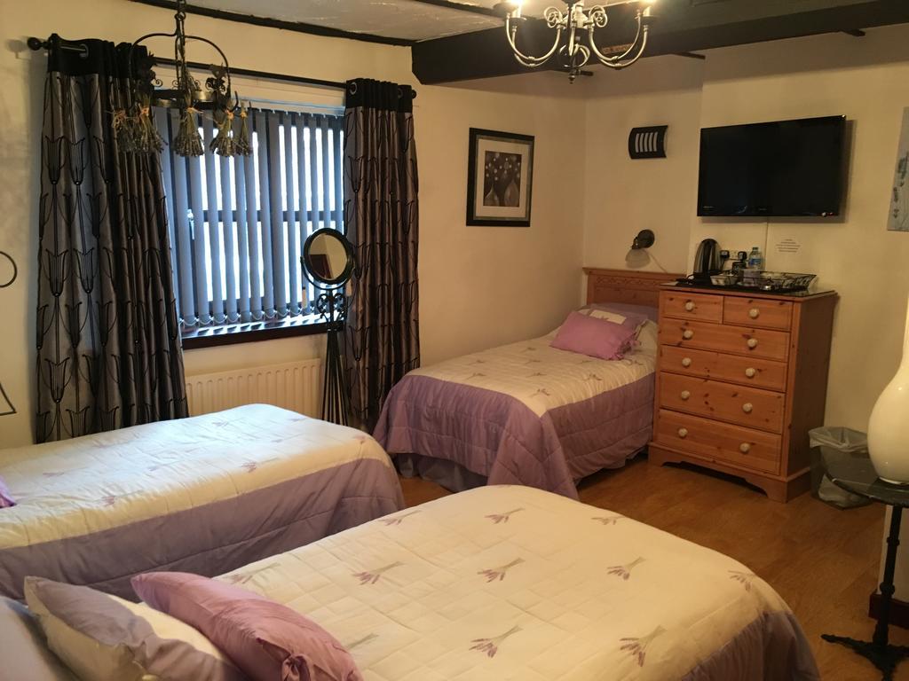 Smithy Lodge Guest House Leyland Kültér fotó
